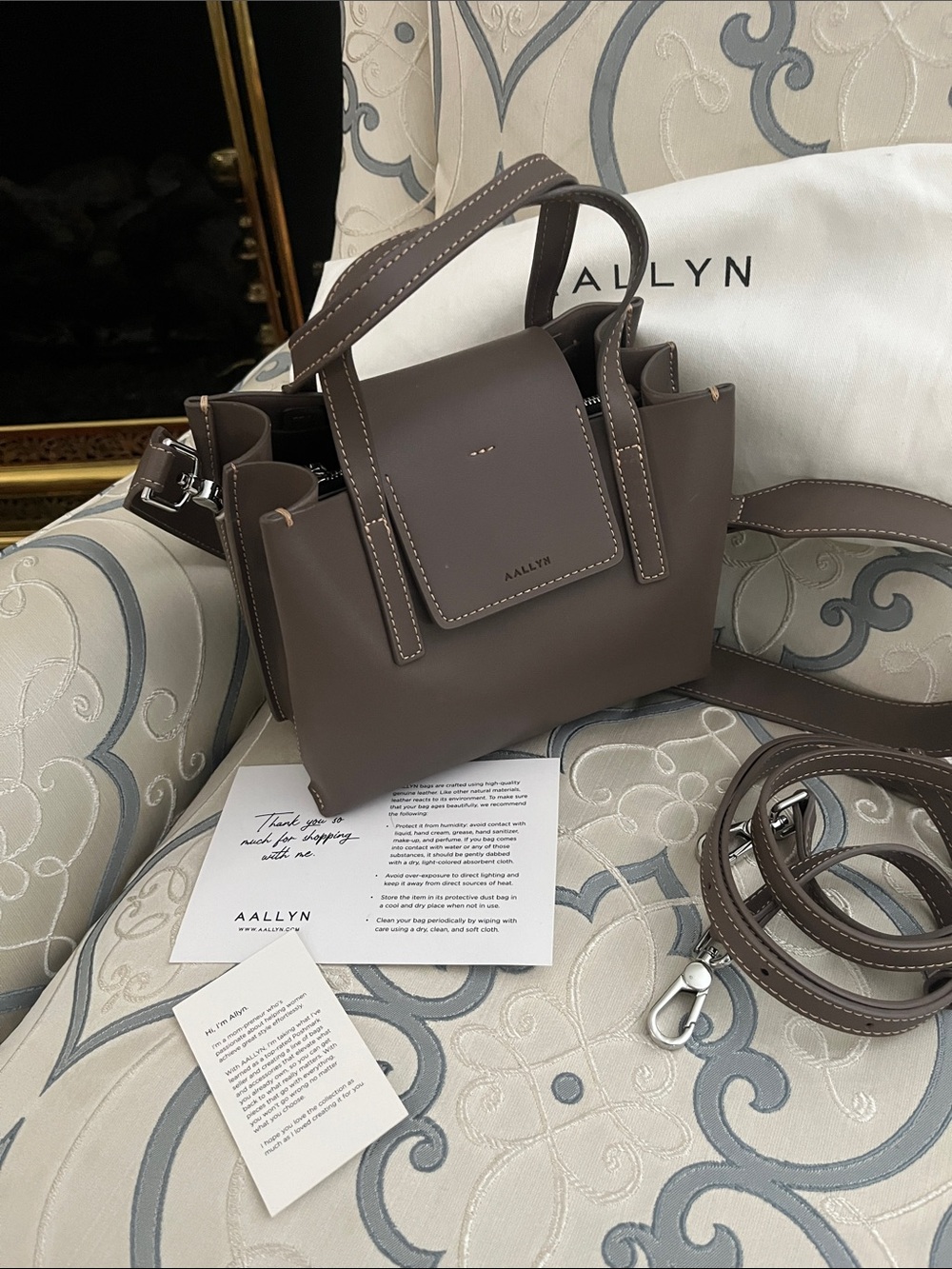 AALLYN LEATHER PURSE